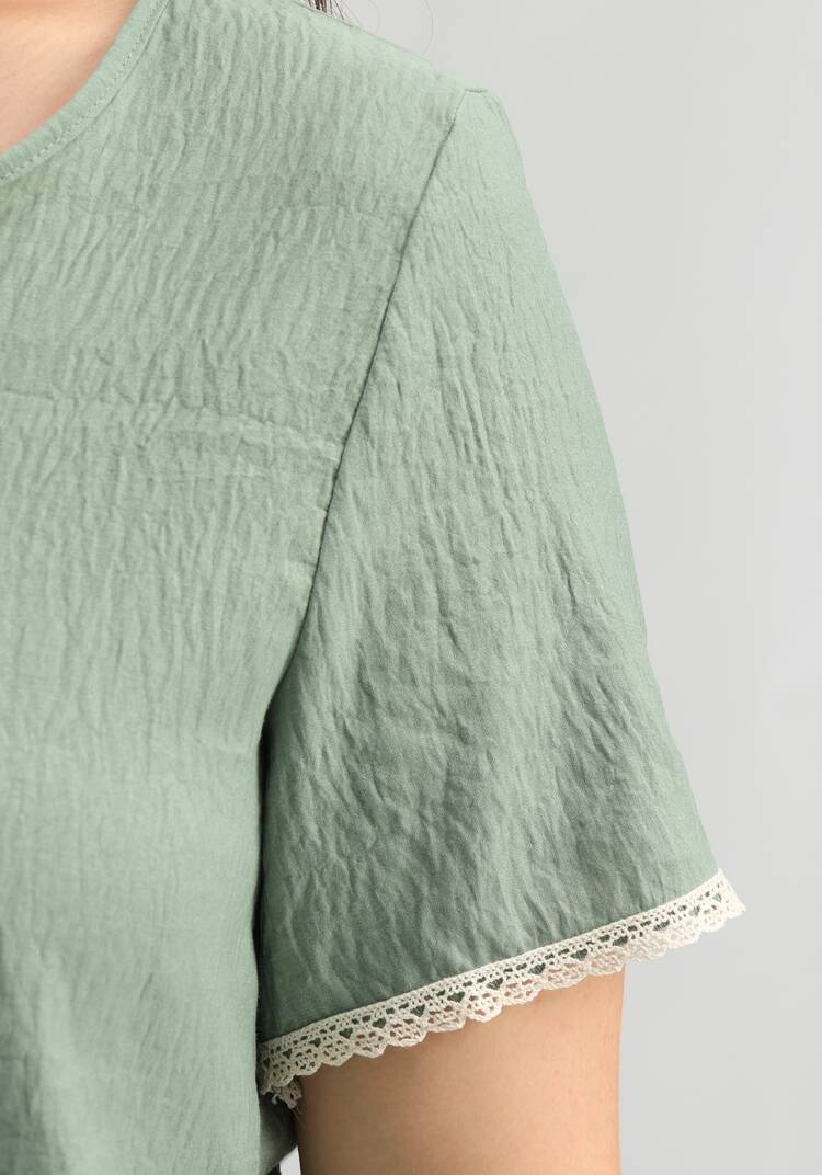 Футболка с кружевными вставками на рукавах шир.  750, рис. 6