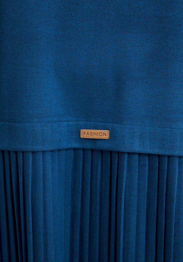 Платье-рубашка с плиссированной спинкой шир.  750, рис. 16