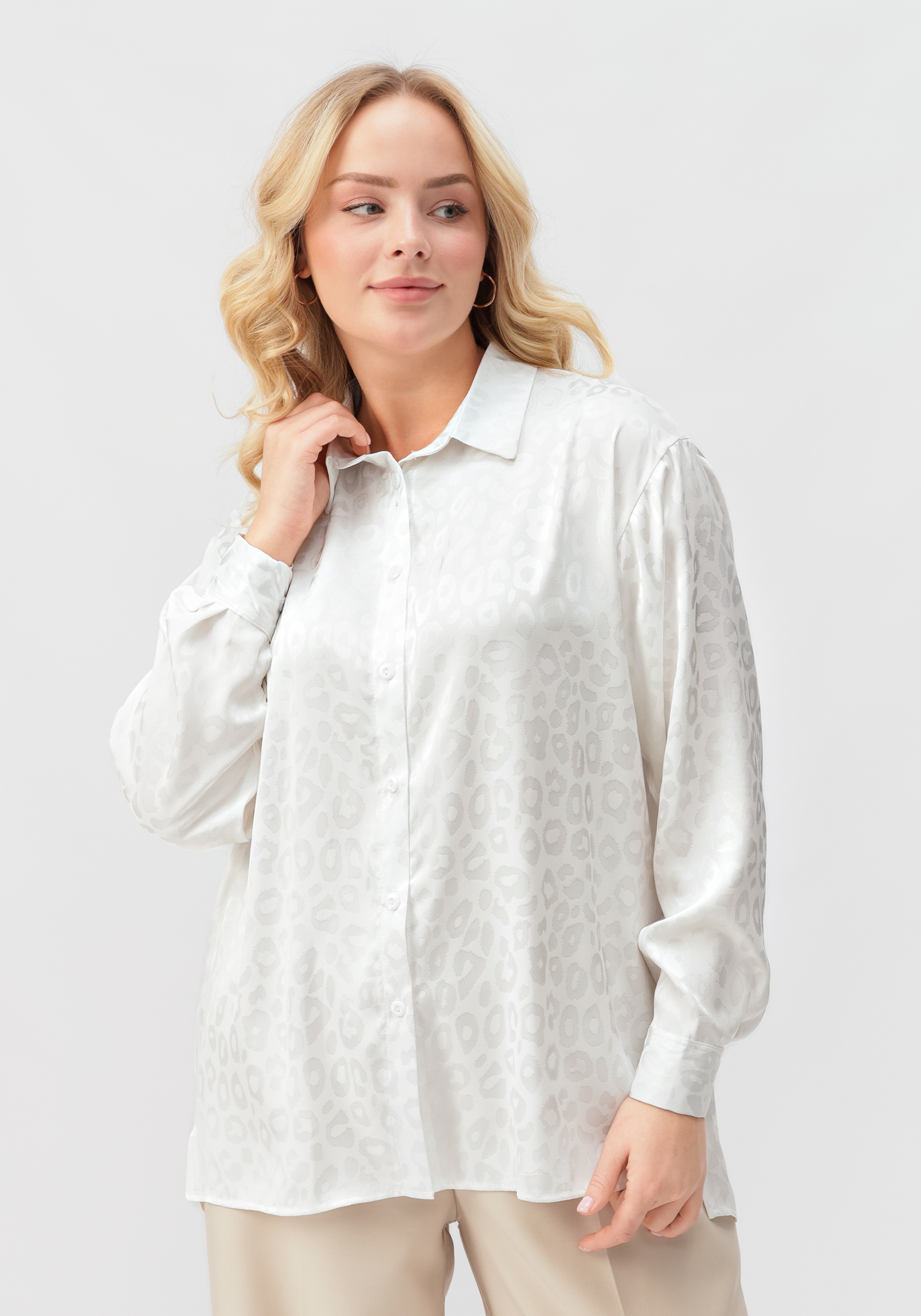 Рубашка атласная с анималистичным принтом толстовка с анималистичным принтом olalook белый