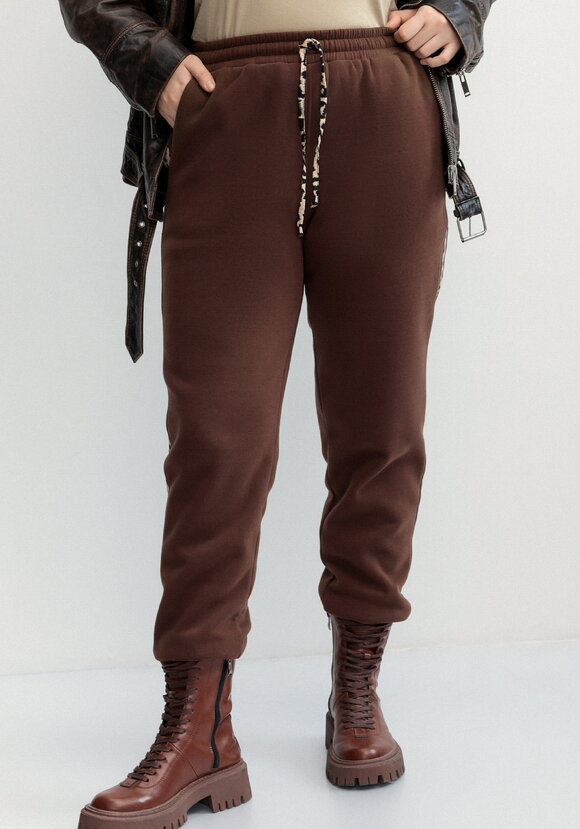 Брюки с леопардовыми лампасами шир.  580, рис. 12