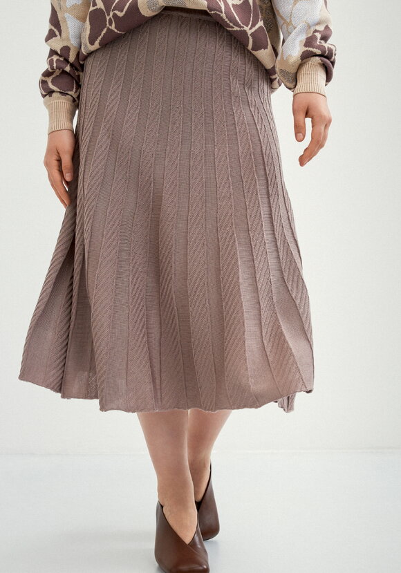Юбка миди А-силуэта с переплетениями шир.  580, рис. 10