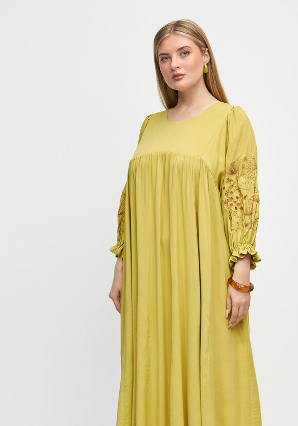 Платье свободного кроя с отрезным лифом шир.  580, рис. 2