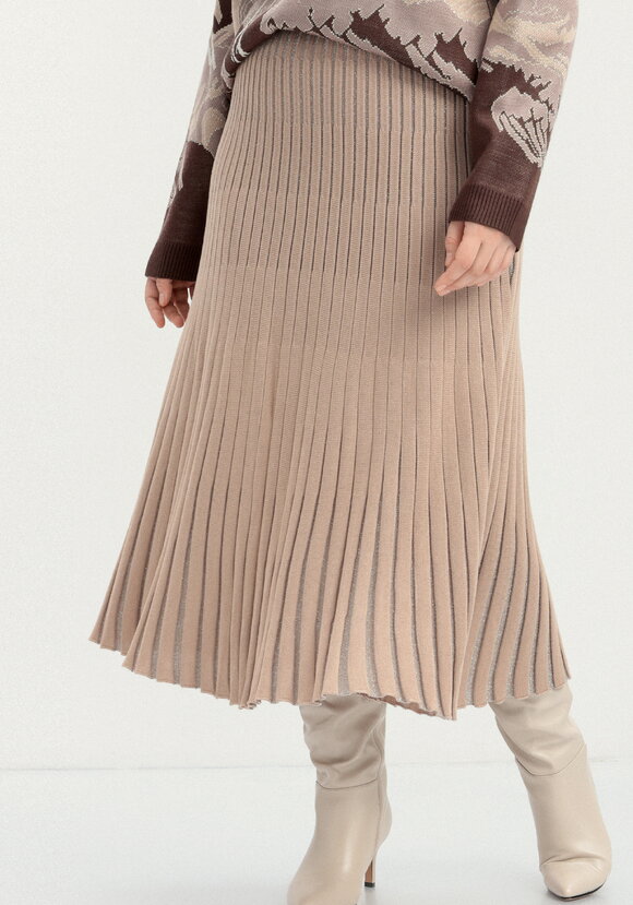 Юбка фактурная в вертикальную полоску шир.  580, рис. 12