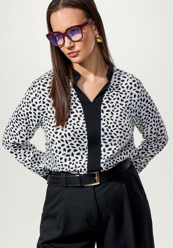 Рубашка с контрастными вставками шир.  580, рис. 1