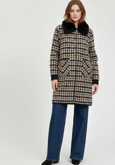 Пальто с отстегивающимся мехом