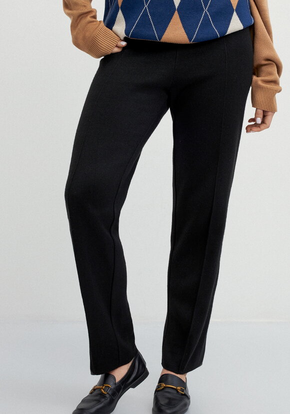 Брюки прямые зауженные книзу на резинке шир.  580, рис. 2