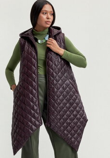 Жилет стёганый с ассиметричным низом