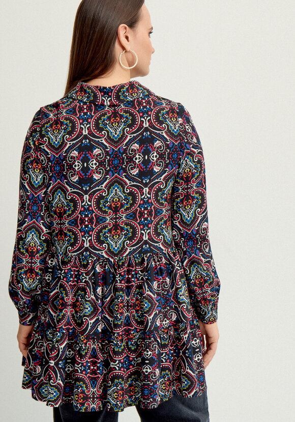 Блуза А-силуэта с ярусами шир.  580, рис. 31