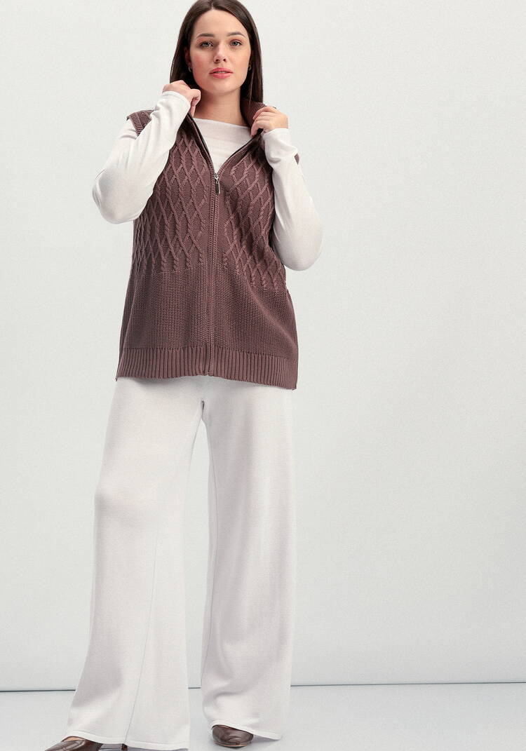 Жилет на молнии с фактурным рисунком шир.  750, рис. 9