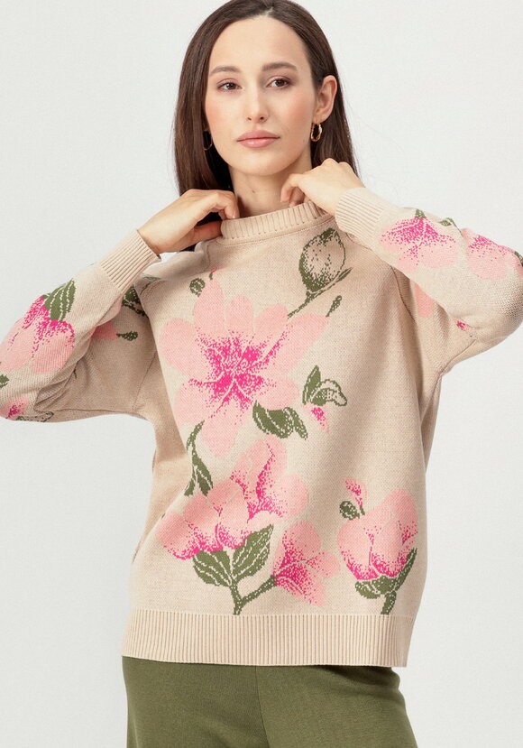 Джемпер с нежным цветочным орнаментом шир.  580, рис. 19