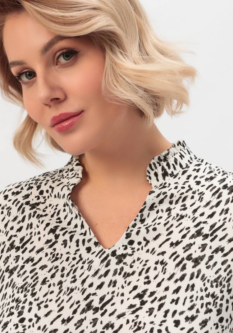 Блуза с воланами и воротником-стойкой шир.  750, рис. 5