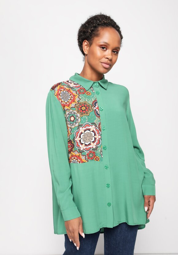 Рубашка оверсайз с декоративной отделкой шир.  580, рис. 11