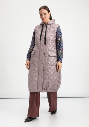 Жилет оверсайз удлинённый с капюшоном