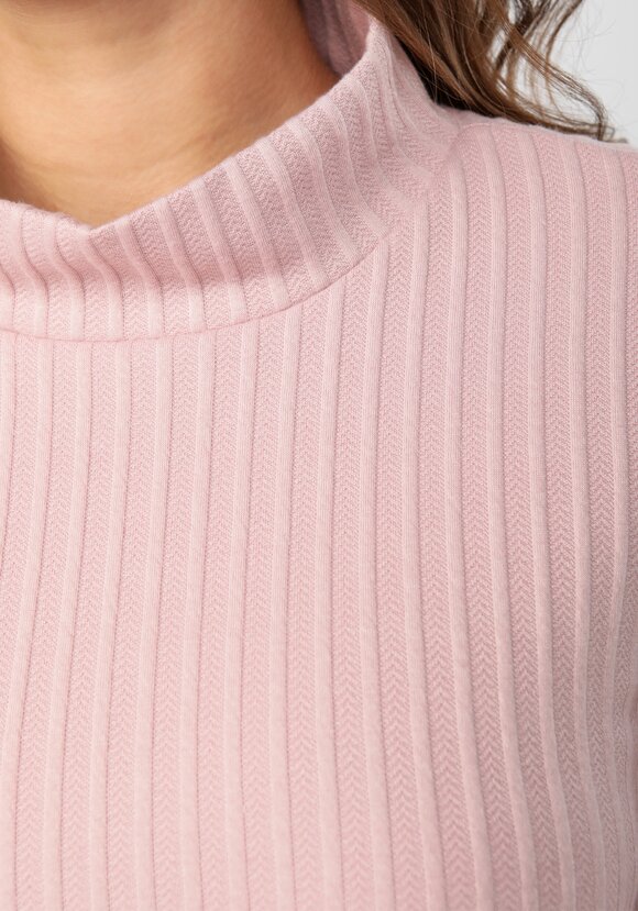 Водолазка с декором на рукавах шир.  580, рис. 6