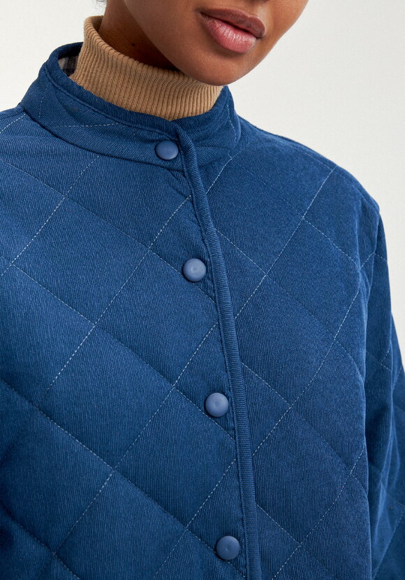 Жакет вельветовый с контрастным подкладом шир.  580, рис. 32