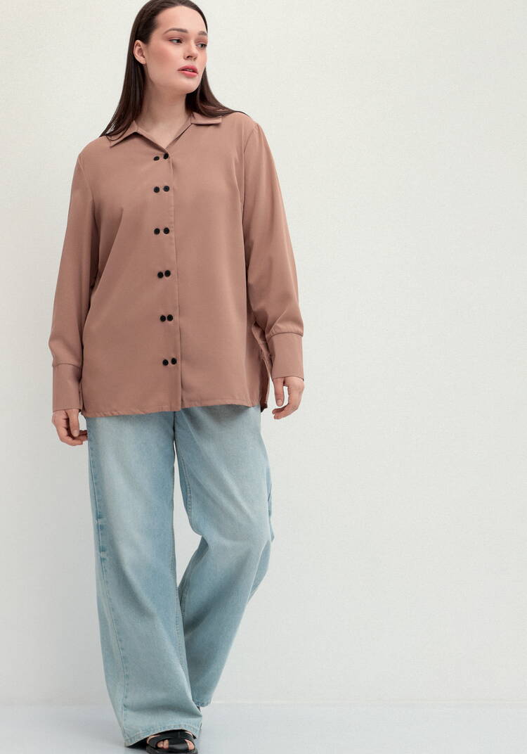 Рубашка с контрастными пуговицами шир.  750, рис. 25