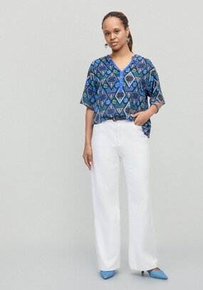 Блуза из штапеля с этническим рисунком