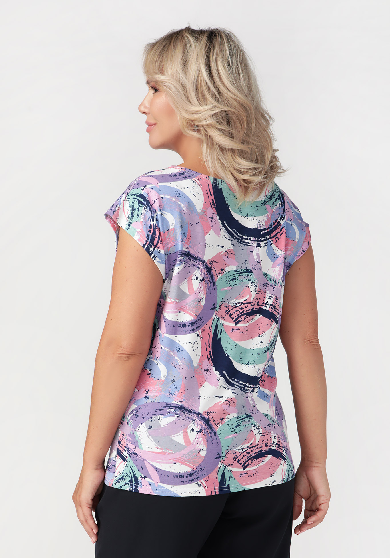 Блуза «Яркая иллюстрация», размер 54, цвет мультиколор - фото 2