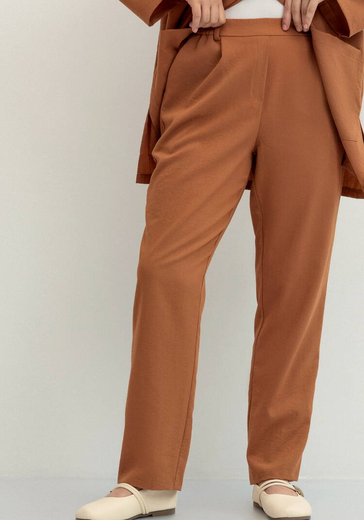 Брюки прямого кроя на резинке по поясу шир.  750, рис. 25