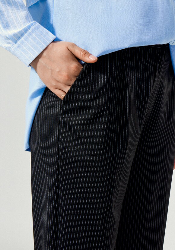 Брюки прямые в мелкую полоску шир.  580, рис. 4