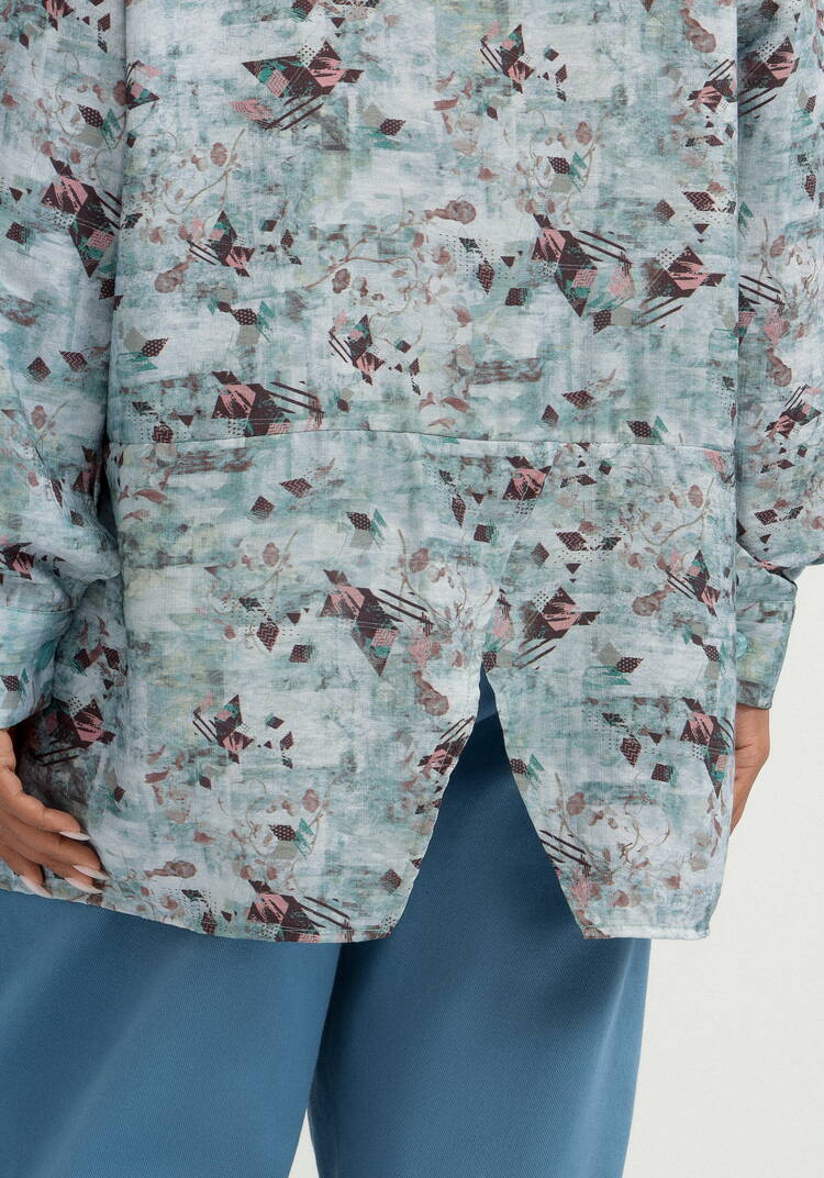 Блуза оригинального кроя с воротом стойка шир.  750, рис. 15