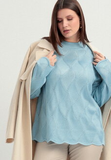 Джемпер с волнообразным краем и рисунком ромб