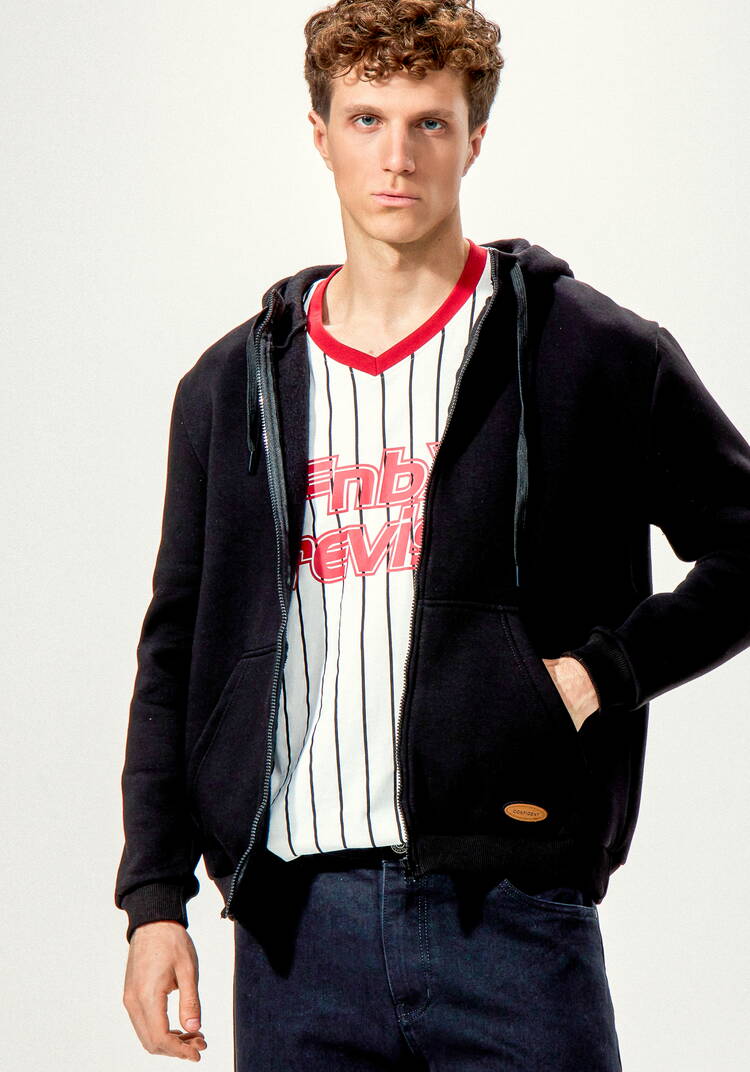 Толстовка с декоративной нашивкой на кармане шир.  750, рис. 8