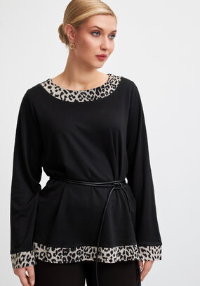 Блуза трикотажная с вставкой