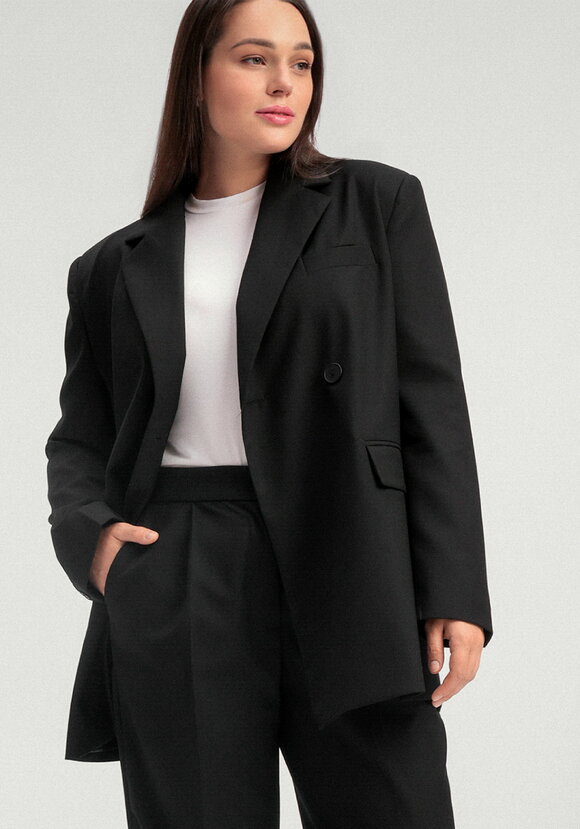 Пиджак с разрезом по спинке шир.  580, рис. 10