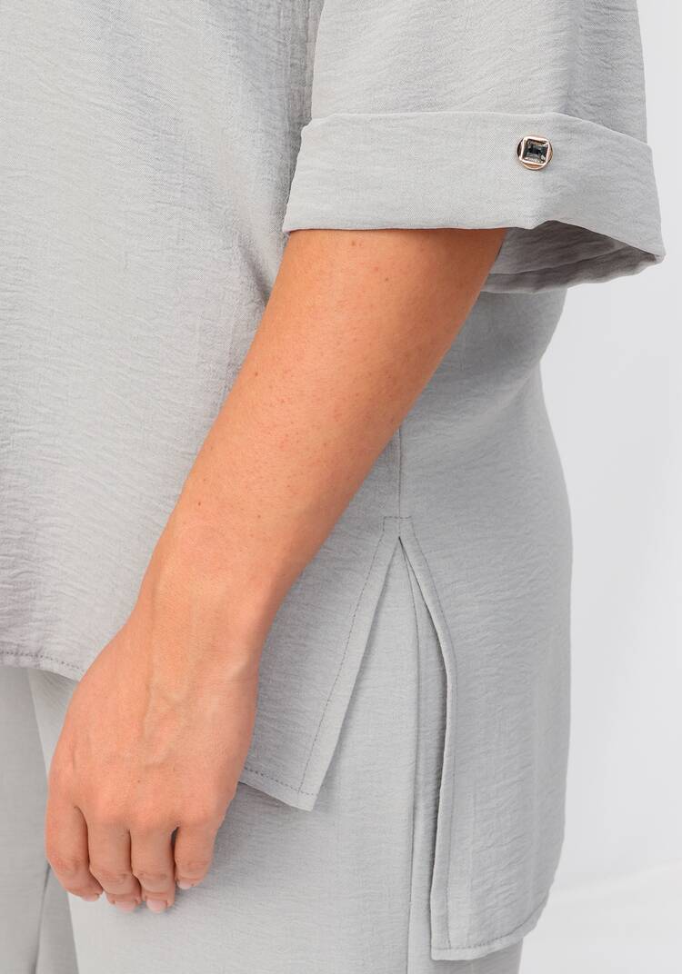 Костюм: брюки и блуза с лаконичным принтом шир.  750, рис. 28