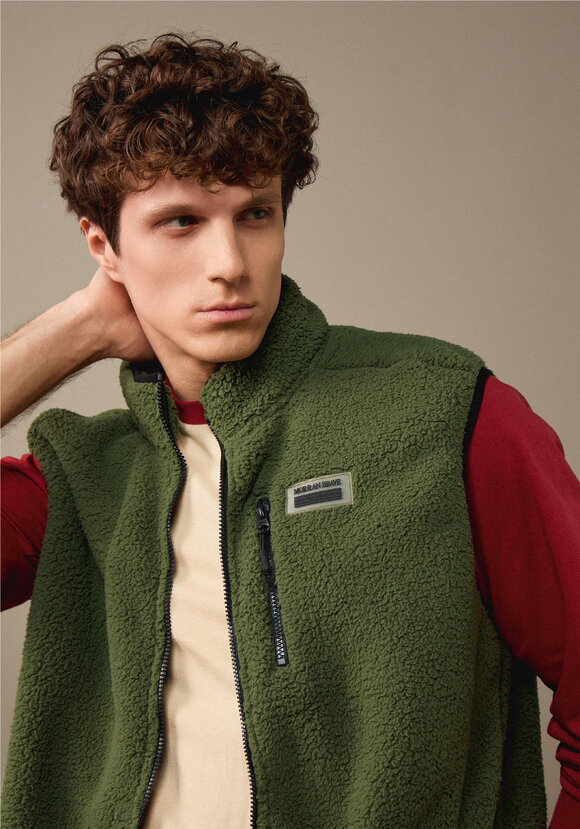 Жилет утеплённый с карманами на молнии шир.  580, рис. 4