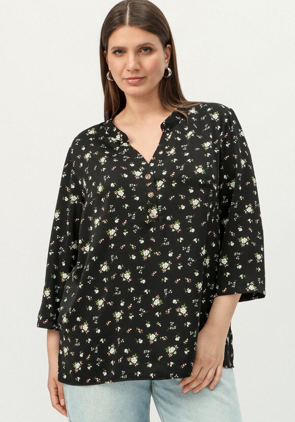 Блуза на пуговицах и разрезами по бокам шир.  580, рис. 21