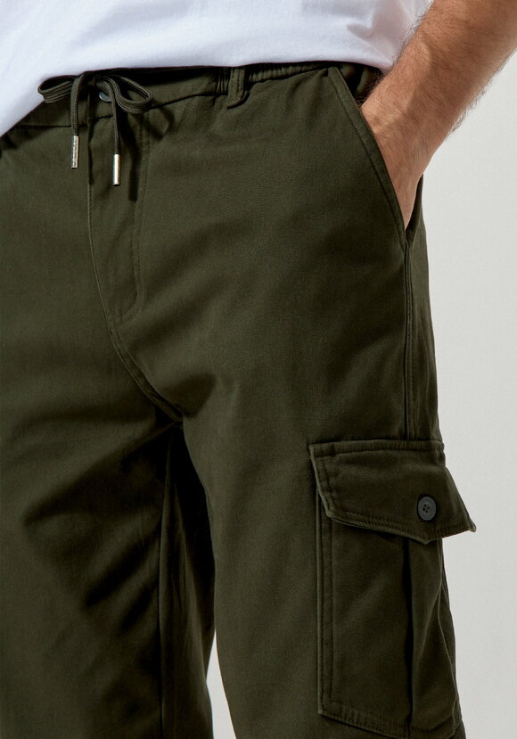 Брюки карго с накладными карманами по бокам шир.  580, рис. 13