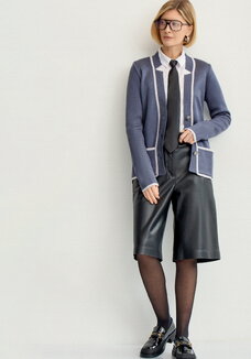 Пиджак с яркой окантовкой