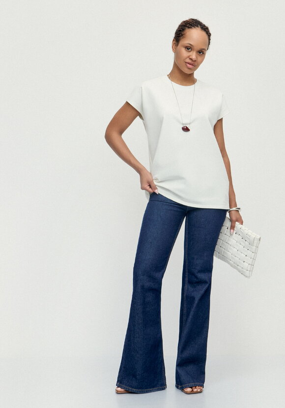 Футболка из трикотажа со спущенным плечом шир.  580, рис. 2