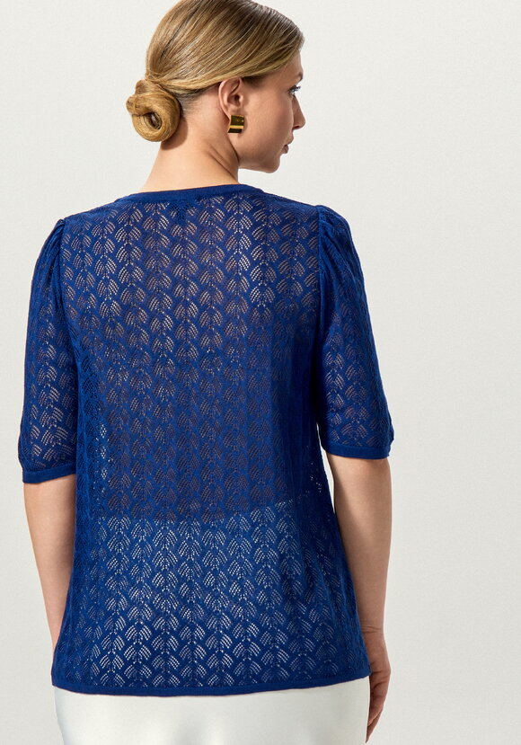 Джемпер с ажурным рисунком и защипами шир.  580, рис. 25