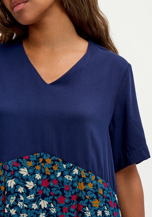 Платье  из комбинированной ткани с принтом шир.  580, рис. 13