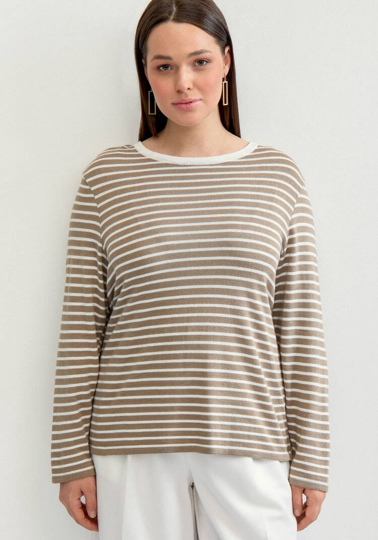 Лонгслив с рисунком в полоску шир.  750, рис. 9