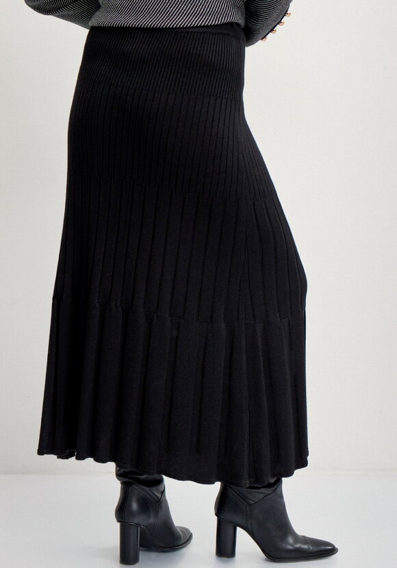 Юбка с фигурными складками шир.  580, рис. 15