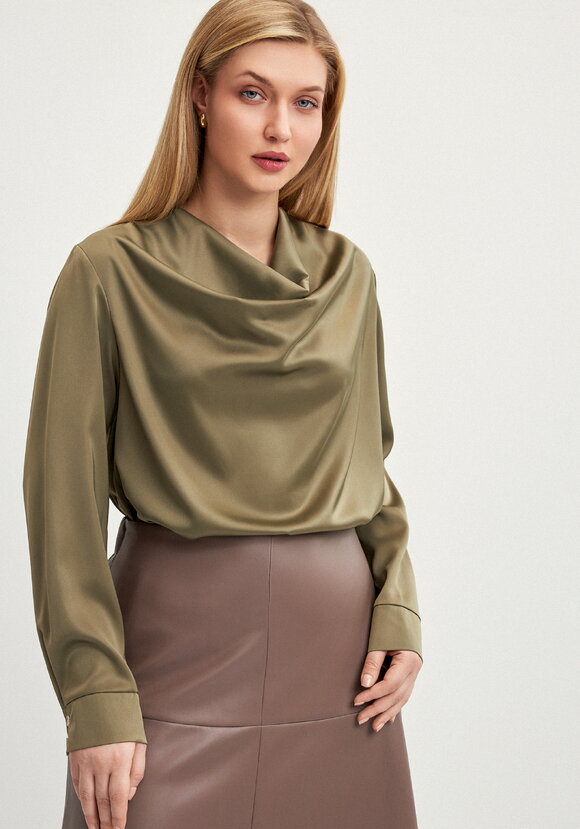 Блуза шелковая с воротником-хомутом шир.  580, рис. 9