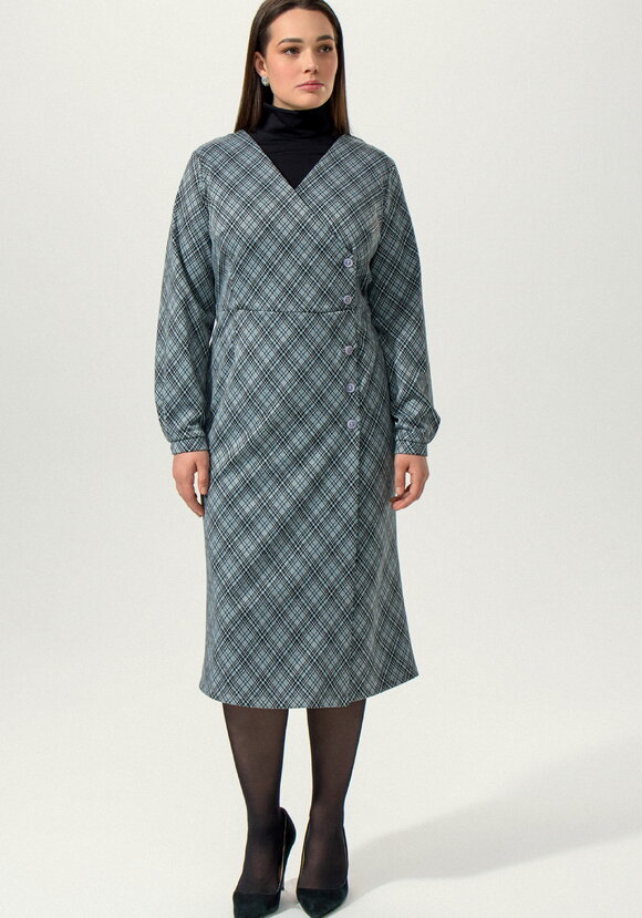 Платье в клетку прямого кроя на запах шир.  580, рис. 10