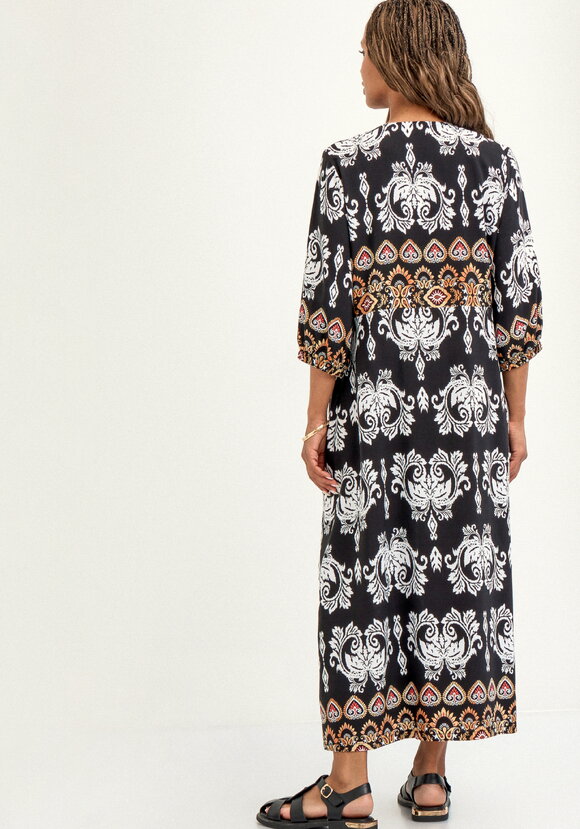 Платье с  рисунком шир.  580, рис. 3