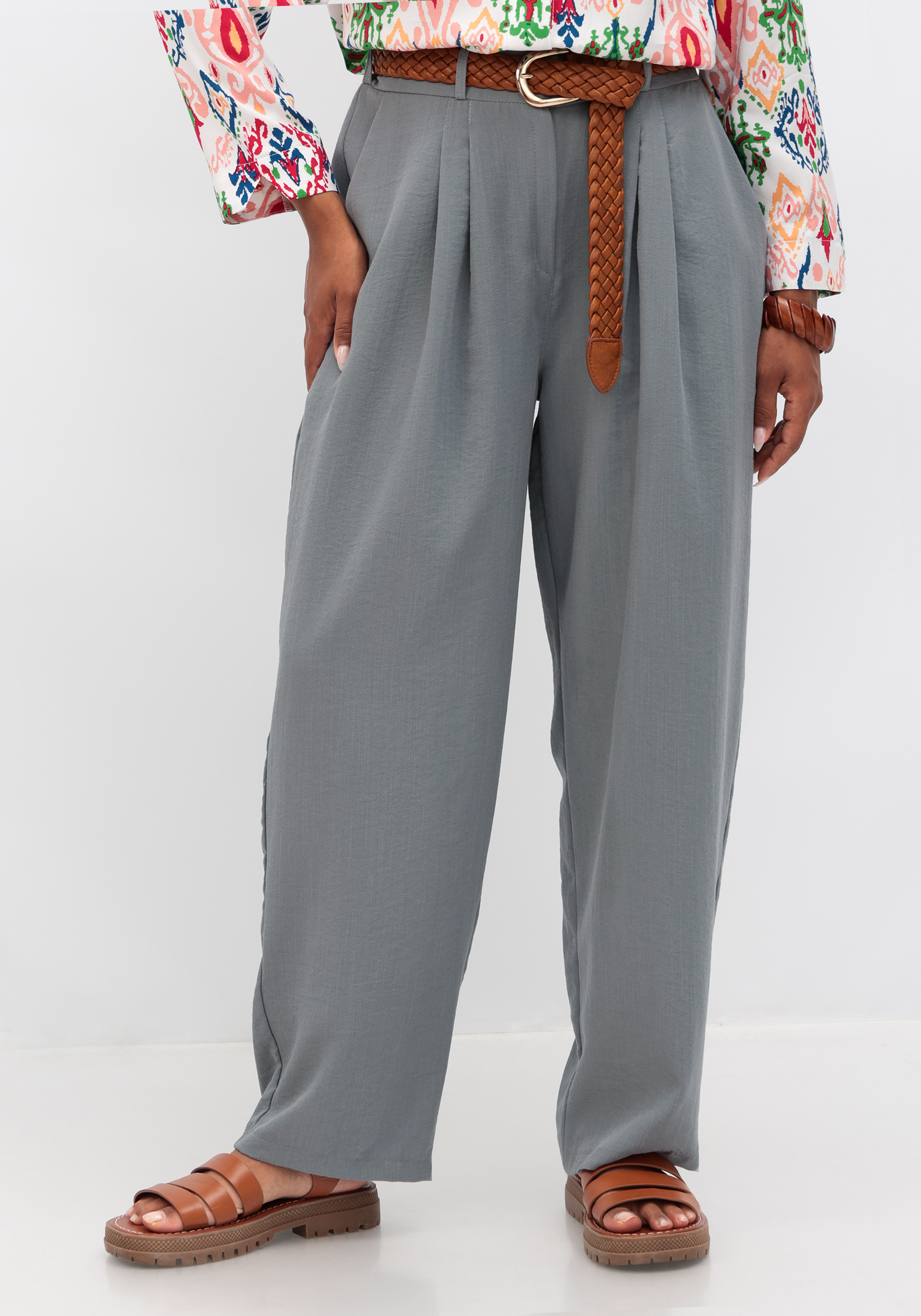 

Брюки свободного кроя с защипами на поясе, Серый