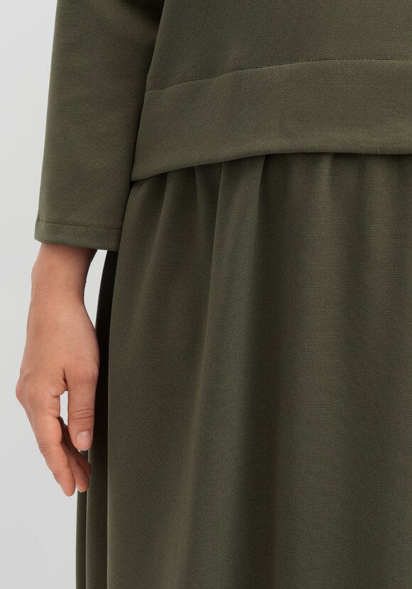 Платье с отрезной кокеткой-обманкой шир.  580, рис. 7