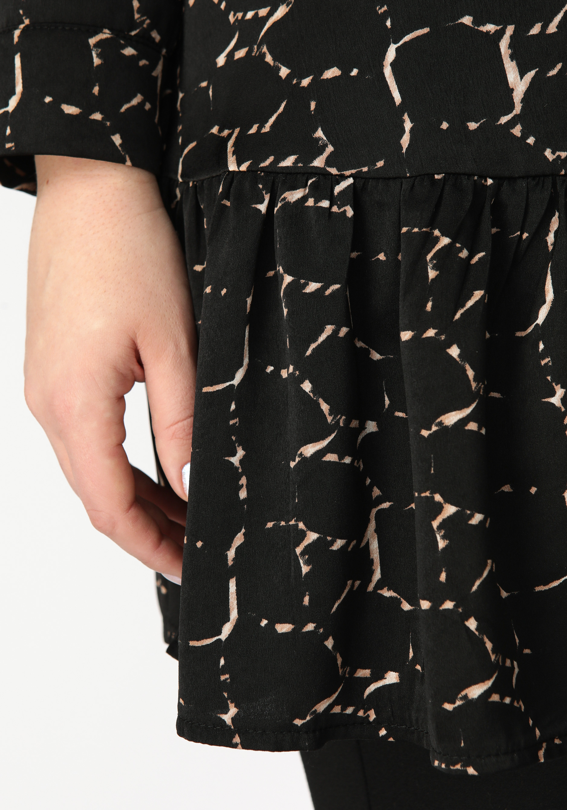 Блуза на пуговицах с воланом Frida, размер 50-52, цвет черный - фото 6
