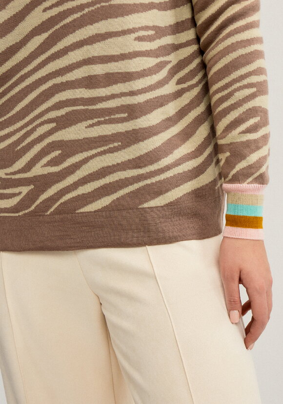 Джемпер с жаккардовым рисунком шир.  580, рис. 28