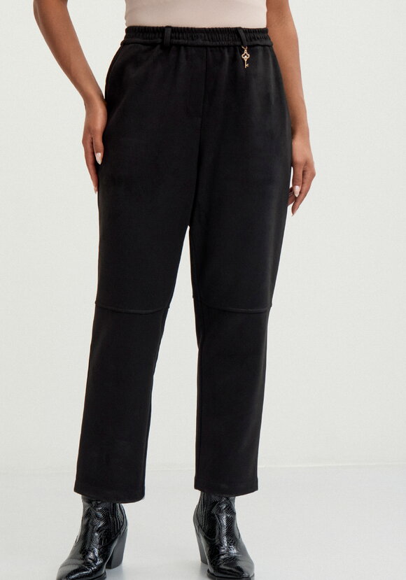 Брюки из замши прямые на резинке по поясу шир.  580, рис. 12