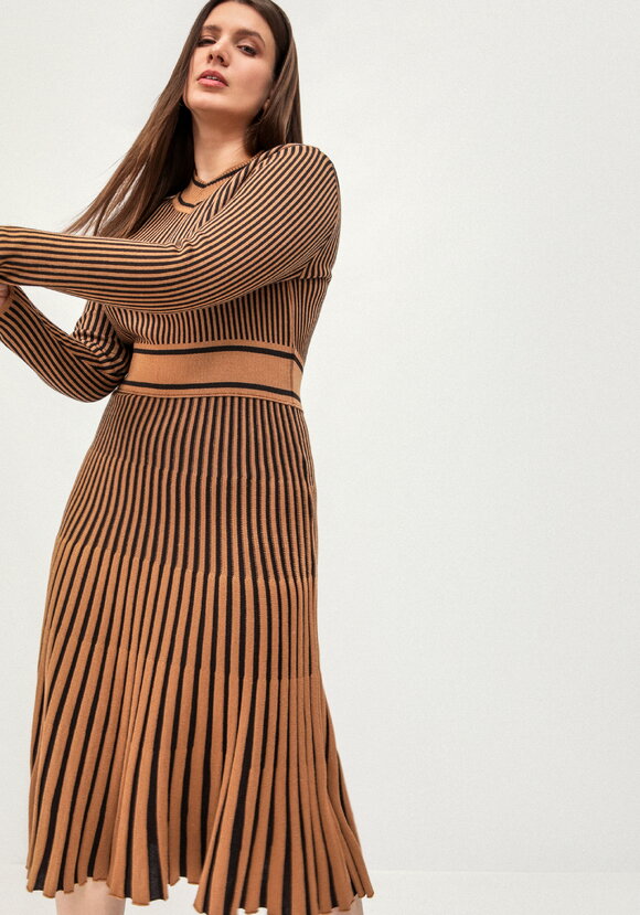 Платье Сокровище Сахары шир.  580, рис. 12