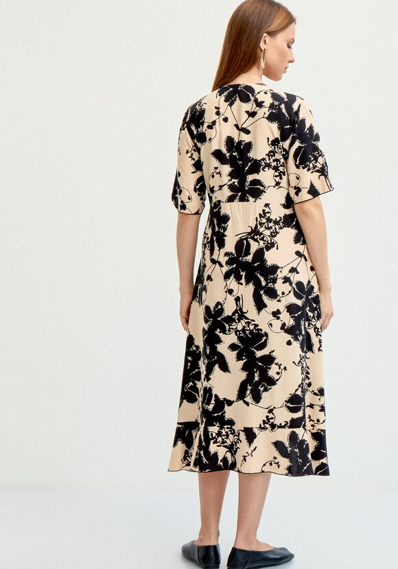 Платье с цвeточным принтом шир.  580, рис. 3