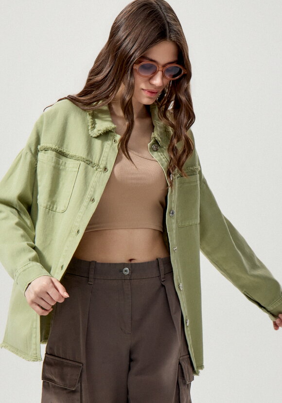 Джинсовая куртка с бахромой по краям шир.  580, рис. 24